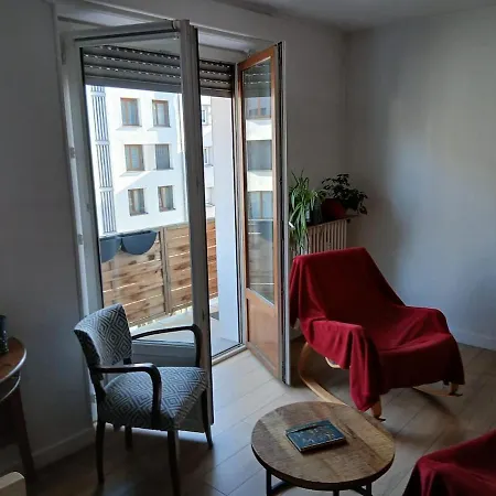 아파트 T2 Lumineux Avec Balcon - Proche Centre A Pied